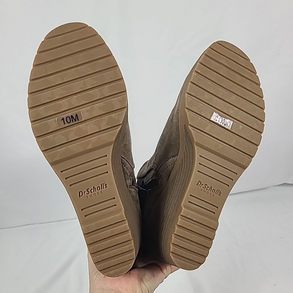 NEW Dr. Scholls Women's Camden Wedge Ankle Boots Taupe Micro Sz 10 M - Picture 6 of 7